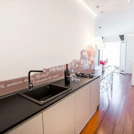 Charme E Chic Чефалу