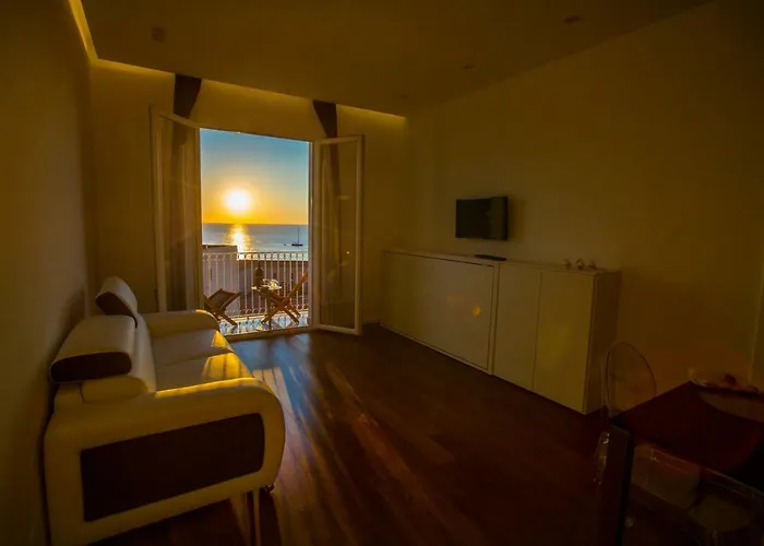 Charme E Chic Apartment *