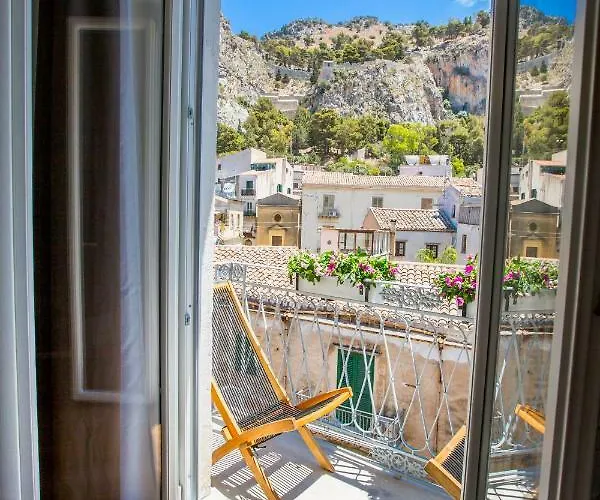 Charme E Chic Apartment *