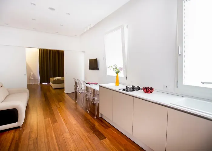 Charme E Chic Apartment *